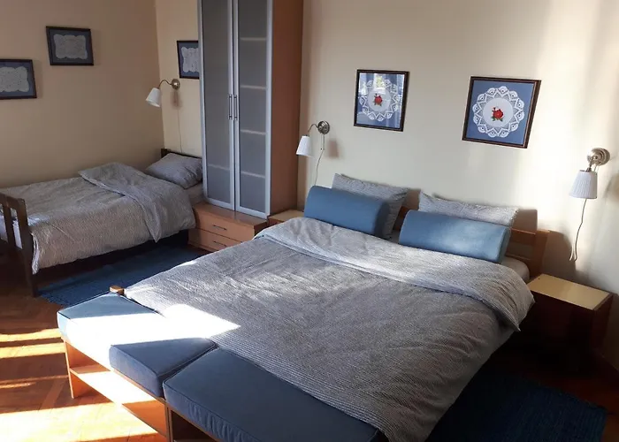 Cozy Hikers Flat